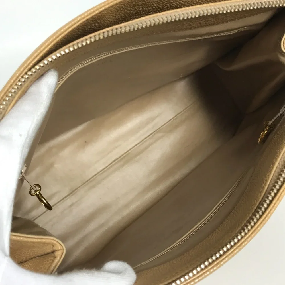 CHANEL Vintage Cream Caviar Leather Logo Shoulder Bag